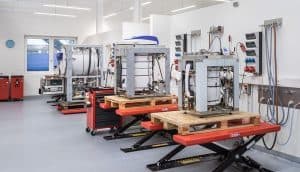 Aseguramiento de la calidad: Inspección final y estaciones de prueba para autoclaves en Systec GmbH
