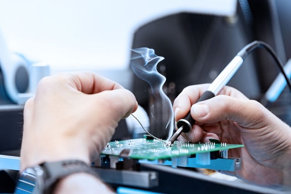 Trabajo en Systec: soldadura de placas de circuitos